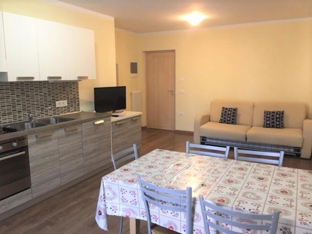 Appartamenti Sissi Commezzadura Bagian luar foto