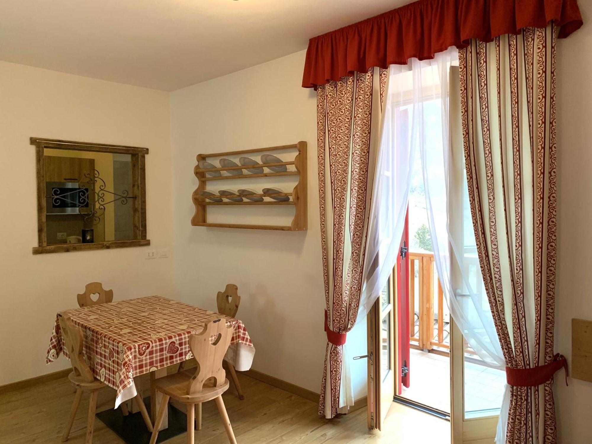 Appartamenti Sissi Commezzadura Bagian luar foto